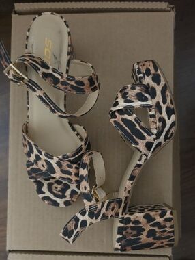 Soda Leopard Print Platform Block Heel Sandals - Women's Animal Print